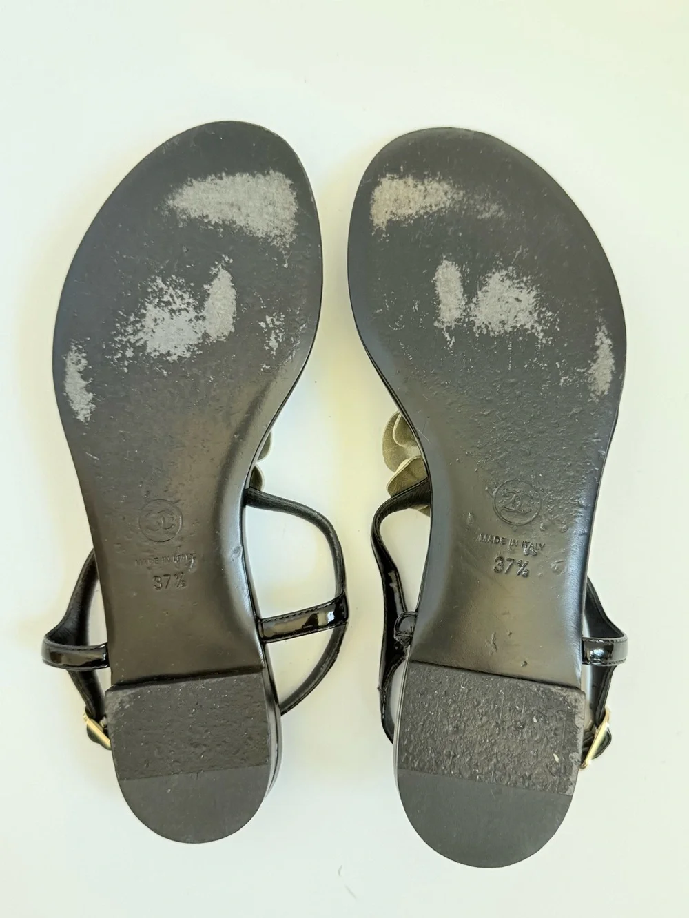 CHANEL Black Patent Leather Ivory Camellia Flower Flat Thong Sandals EU 37.5